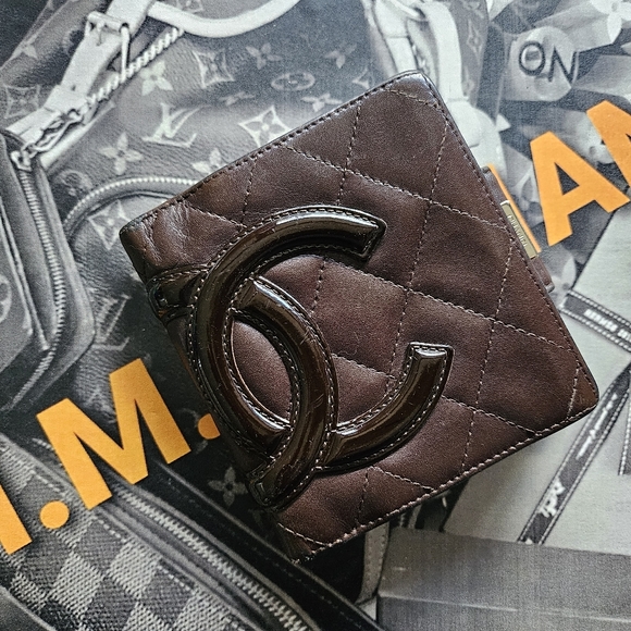 VINTAGE CHANEL CAMBON LAMBSKIN LEATHER Bifold Wallet - Picture 10 of 10